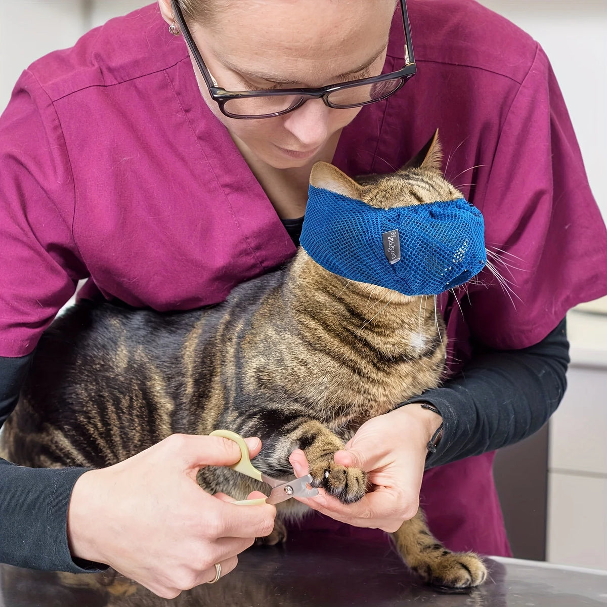 Cat Muzzle – Adjustable Breathable Mesh Grooming Cover